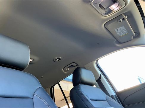 Used 2021 Chevrolet Traverse RS image 14