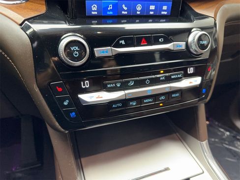 Used 2021 Ford Explorer King Ranch w/ Premium Technology Package image 67