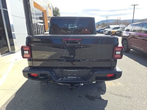Used 2021 Jeep Gladiator Overland image 5