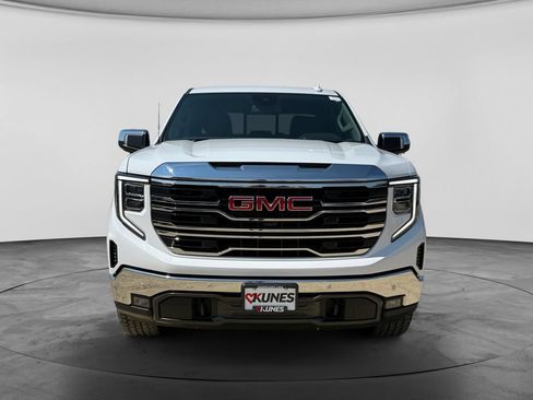Used 2022 GMC Sierra 1500 SLT w/ SLT Premium Plus Package AWD/4WD image 4