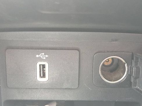 Used 2018 Ford Explorer XLT w/ Equipment Group 202A AWD/4WD image 36