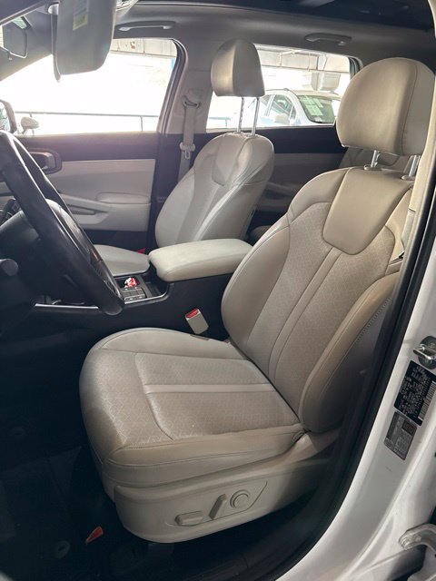 Certified 2023 Kia Sorento S w/ Panoramic Sunroof Package AWD/4WD image 6