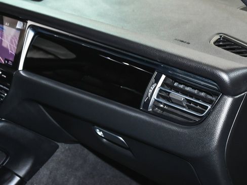 Used 2024 Porsche Macan image 59