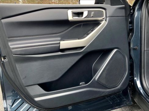 Used 2023 Ford Explorer XLT w/ Equipment Group 202A image 25