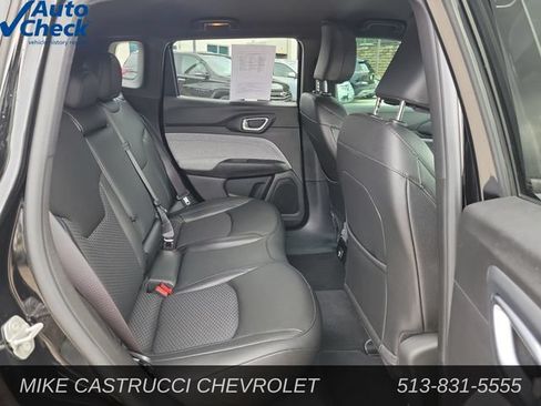 Used 2025 Jeep Compass Latitude AWD/4WD image 23