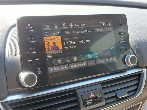 Used 2018 Honda Accord EX image 16