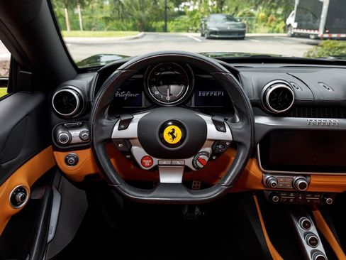 Used 2019 Ferrari Portofino RWD image 20