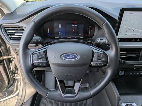 Used 2023 Ford Escape Active w/ Tech Pack #1 AWD/4WD image 9