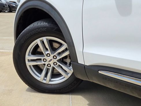 Used 2023 Ford Explorer XLT w/ Equipment Group 202A RWD image 32