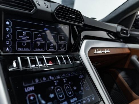 Used 2021 Lamborghini Urus image 47