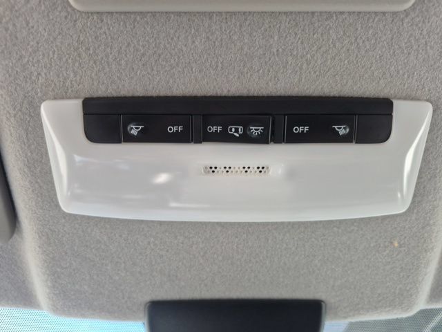 Used 2023 Nissan Kicks SR w/ SR Premium Package FWD image 26