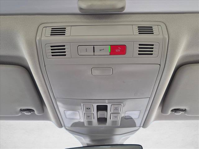 Used 2025 Volkswagen Jetta SE FWD image 15