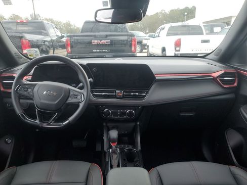 Used 2025 Chevrolet TrailBlazer RS w/ Convenience Package image 9