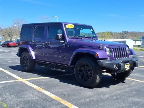 Used 2016 Jeep Wrangler Unlimited Sahara image 1