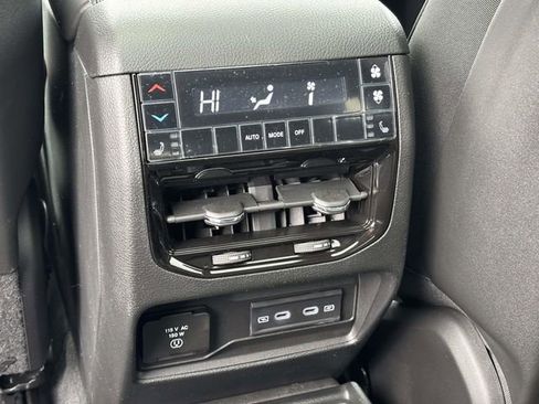 New 2026 Jeep Grand Cherokee L Limited w/ Limited Altitude Package AWD/4WD image 11