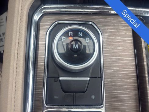 Used 2024 Ford Expedition Limited image 30