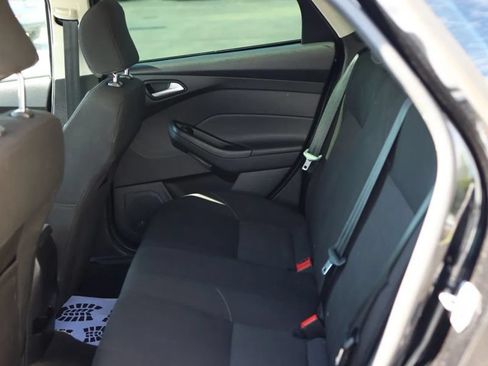 Used 2017 Ford Focus SEL w/ Cold Weather Package FWD image 30
