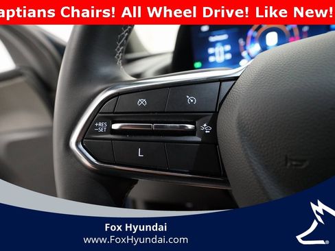 Used 2025 Chevrolet Traverse LT image 19