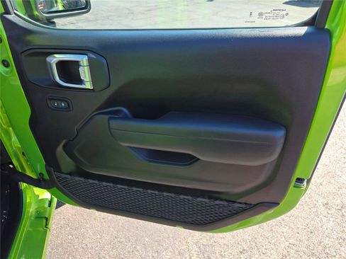 Used 2025 Jeep Wrangler Unlimited Sport AWD/4WD image 12