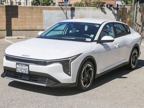 Used 2025 Kia K4 EX image 5