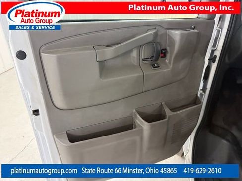 Used 2016 Chevrolet Express 3500 Extended image 25