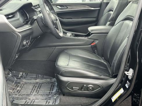 Used 2022 Jeep Grand Cherokee L Limited image 13