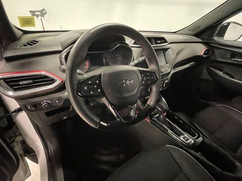 Used 2023 Chevrolet TrailBlazer RS FWD image 21