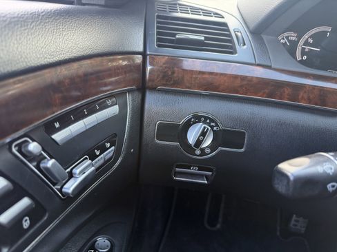 Used 2011 Mercedes-Benz S 550 image 29