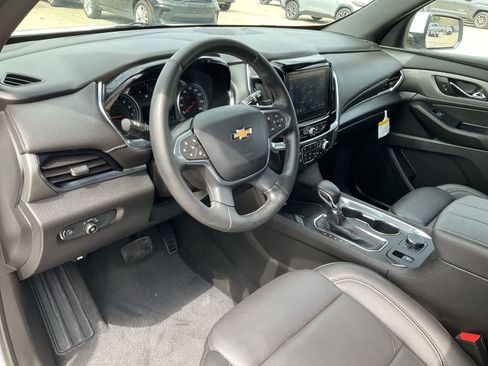 Used 2023 Chevrolet Traverse LT FWD image 10