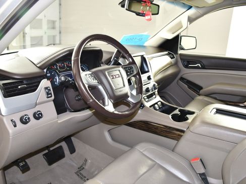 Used 2019 GMC Yukon SLT w/ Open Road Package AWD/4WD image 2