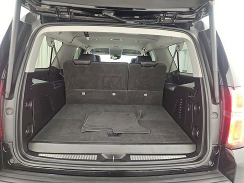 Used 2018 Chevrolet Suburban Premier image 37