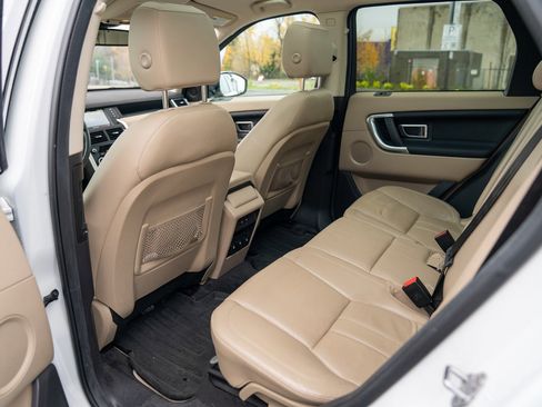 Used 2017 Land Rover Discovery Sport HSE image 21