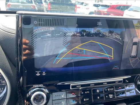 Used 2020 Toyota Highlander Limited FWD image 21