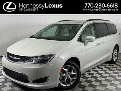 Used 2017 Chrysler Pacifica Touring-L w/ Tire & Wheel Group