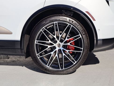 New 2026 Porsche Macan Turbo Electric image 27