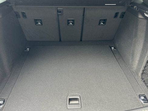 New 2026 Porsche Macan image 17