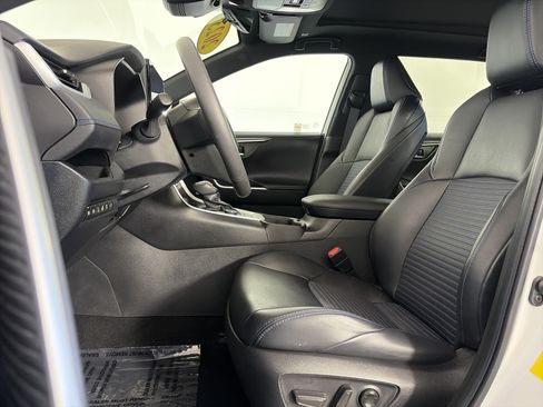 Used 2023 Toyota RAV4 XSE AWD/4WD image 8