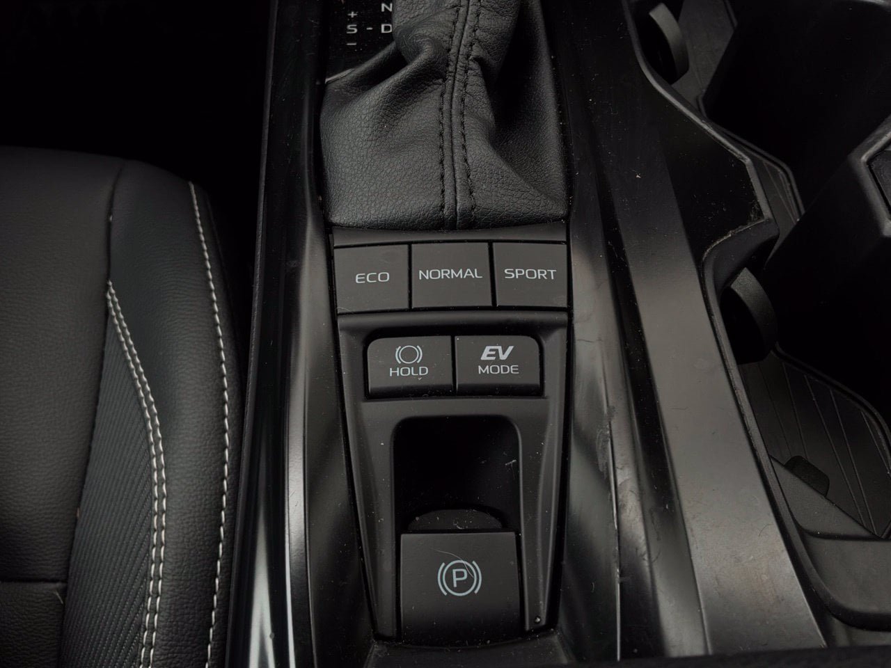 Used 2026 Toyota Camry SE FWD image 25