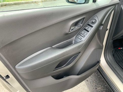 Used 2016 Chevrolet Trax LT image 19
