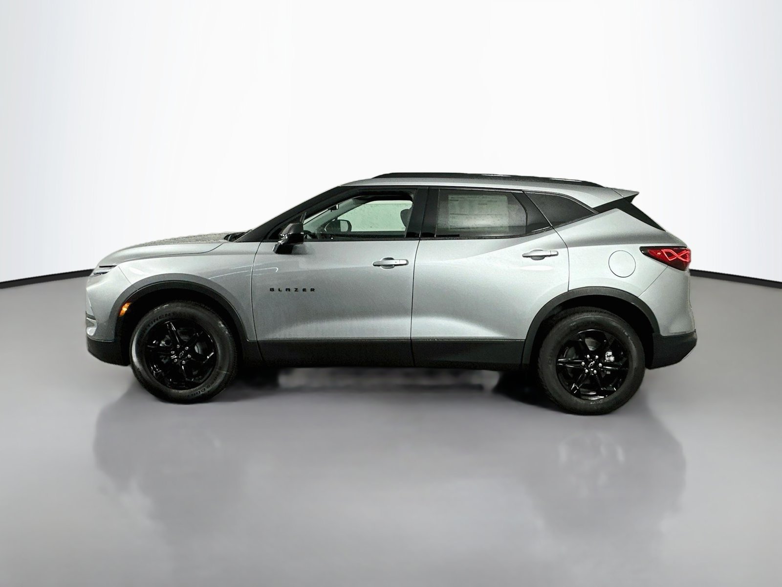 New 2026 Chevrolet Blazer LT w/ Midnight/Sport Edition AWD/4WD image 4