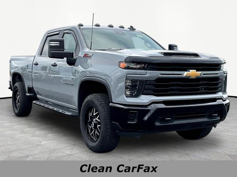 Used 2024 Chevrolet Silverado 2500 Custom w/ Custom Value Package AWD/4WD image 3
