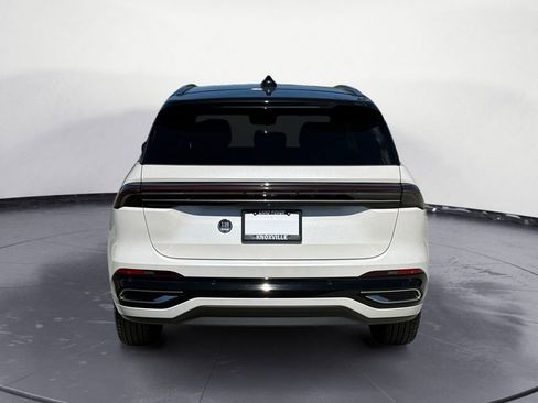 Used 2025 Lincoln Nautilus Reserve AWD/4WD image 6