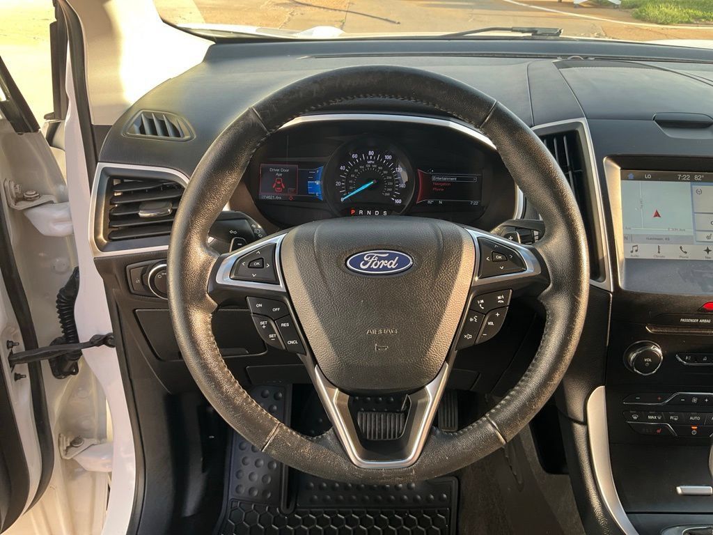 Used 2018 Ford Edge SEL w/ Equipment Group 201A FWD image 8