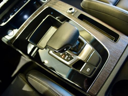 Used 2024 Audi Q5 2.0T Premium Plus image 17