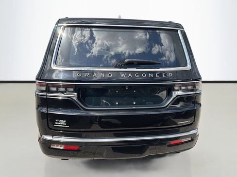 Used 2022 Jeep Grand Wagoneer Series III image 4