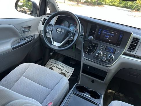 Used 2016 Toyota Sienna LE w/ Outdoor Package FWD image 24