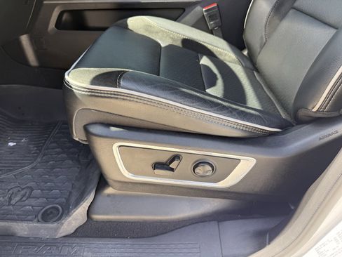 Used 2025 RAM 1500 Laramie w/ Laramie Southwest Edition image 28