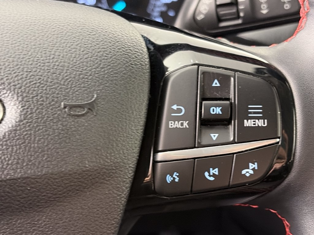 Used 2022 Ford Escape SEL w/ SEL Stealth AWD Package image 18