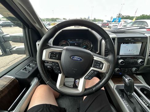 Used 2018 Ford F150 Lariat w/ Equipment Group 501A Mid AWD/4WD image 32