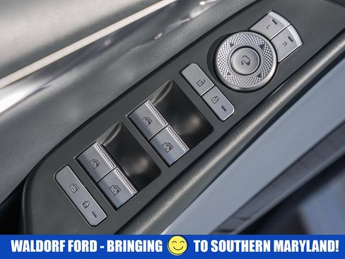 Used 2024 Genesis G80 image 40